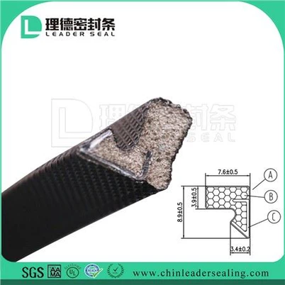 Côté de dépouille de porte de garage et dessus